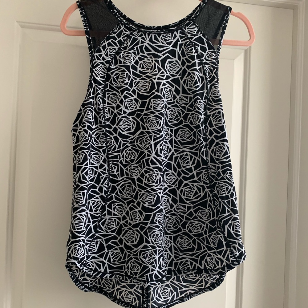 Lululemon tank size 8